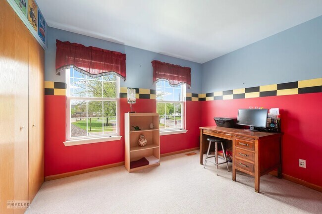 Building Photo - 5512 Stonybrook Dr