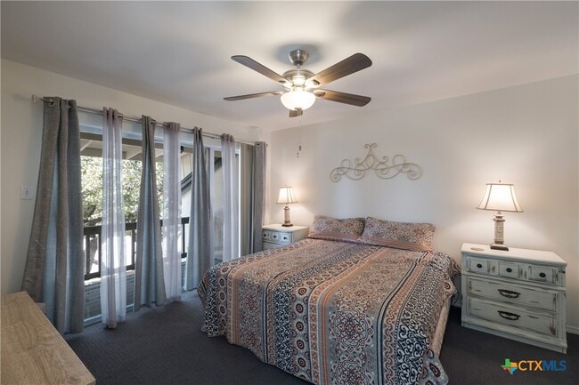 Building Photo - 1135 Parkview Dr