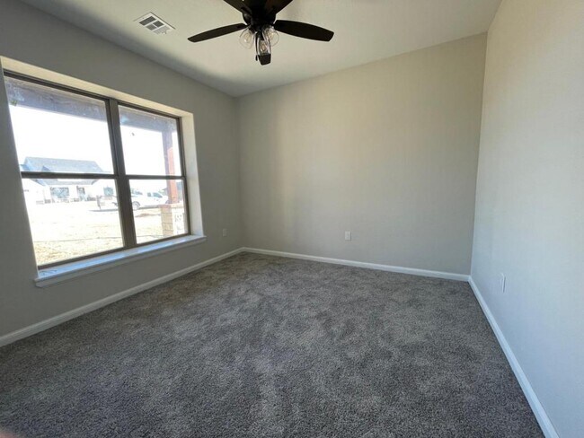 Building Photo - 4231 Mesa Dr