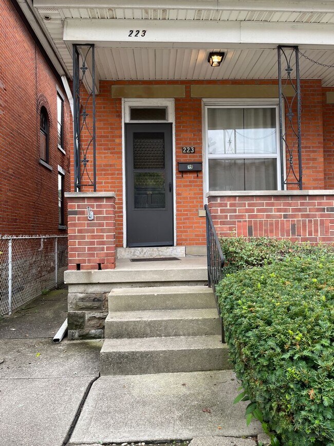 Building Photo - 221-223 E Whittier Street