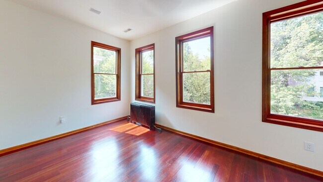 Building Photo - 1814 Park Rd NW