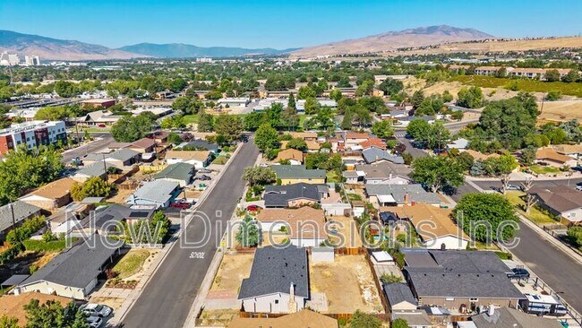 Building Photo - 2565 Pequop St