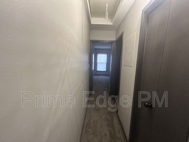 Building Photo - 1841 Ridgehaven Ct