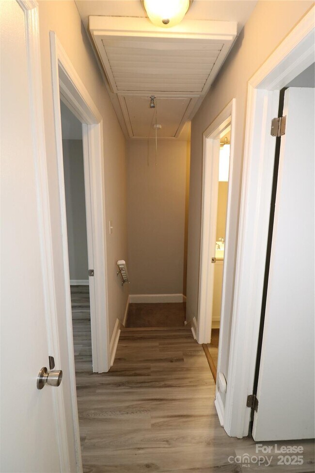 Building Photo - 6248 Old Pineville Rd