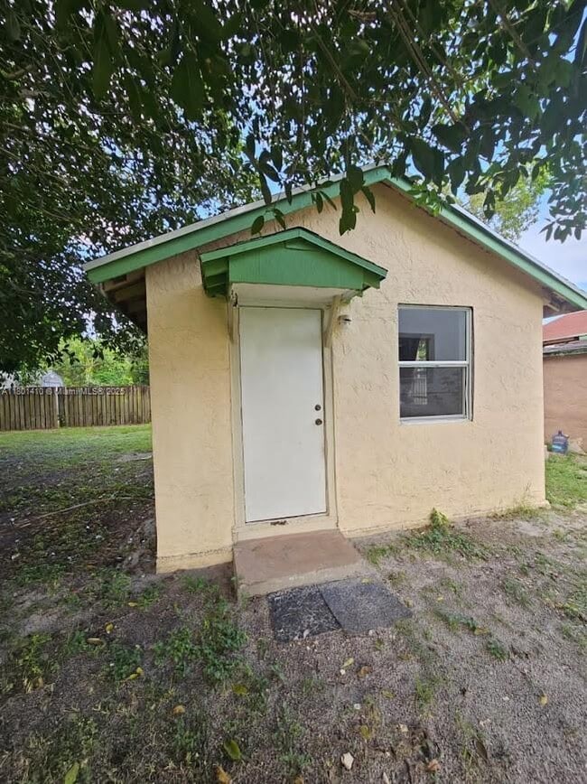 Building Photo - 5745 Garfield St