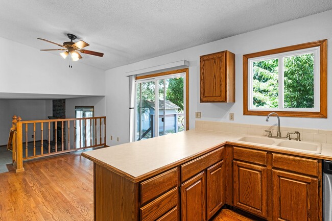 Building Photo - Spacious 4 Bedroom Home in Longmont