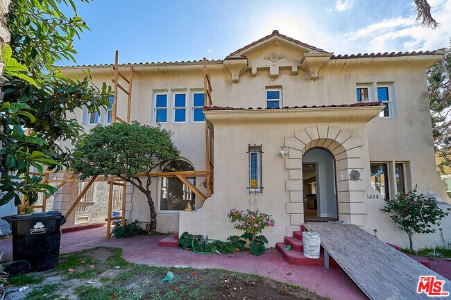 Building Photo - 1226 Meadowbrook Ave