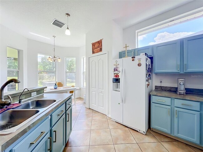 Building Photo - 2125 Emerald Green Cir