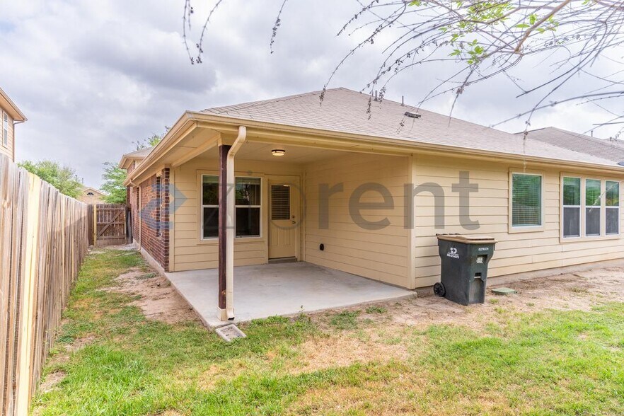 Building Photo - 232 Strawberry Blonde Dr