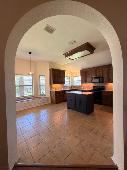 Kitchen - 3116 Sarita Cv
