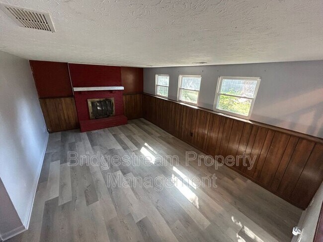 Building Photo - 1381 Firethorne Dr