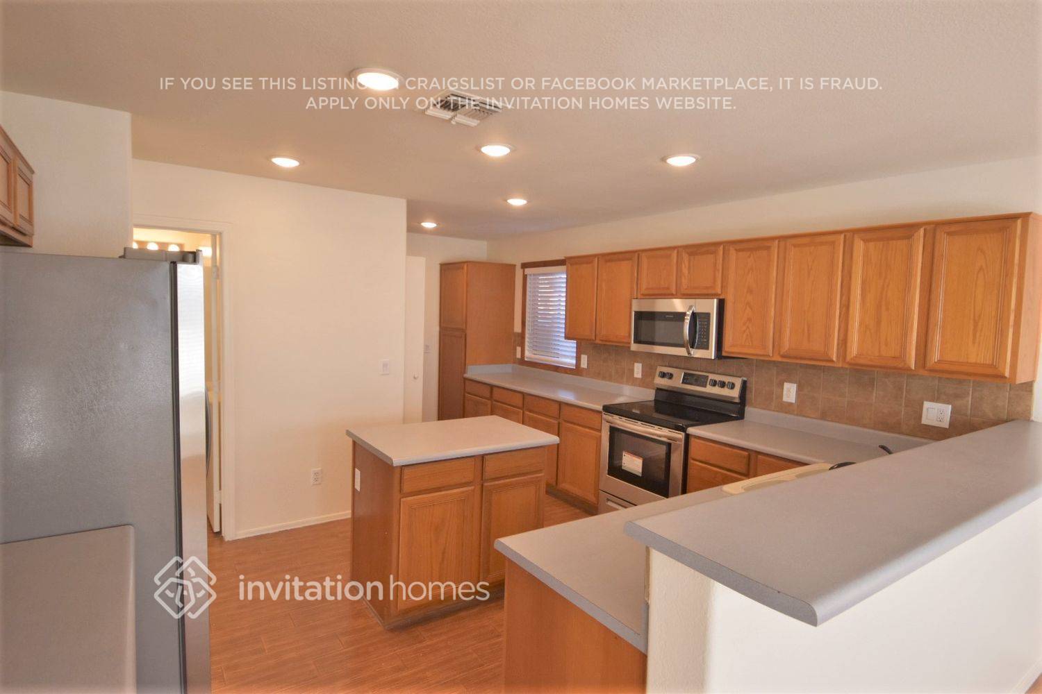 Building Photo - 8255 W Willow Ave