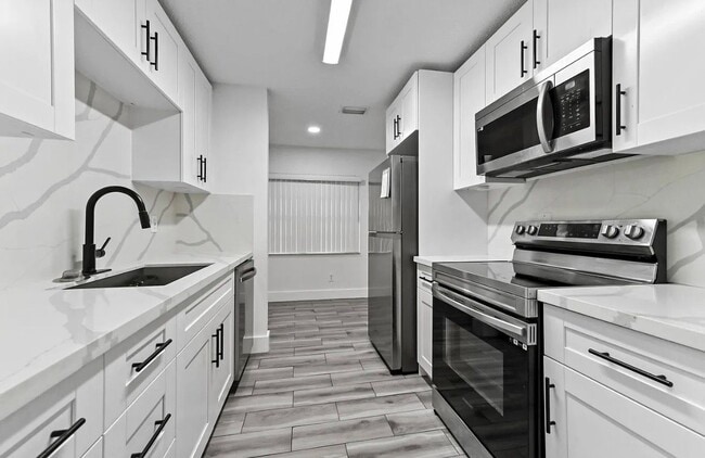 Building Photo - 1459 Summit Run Cir