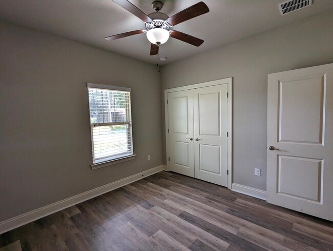 Building Photo - 2369 Belmont Dr