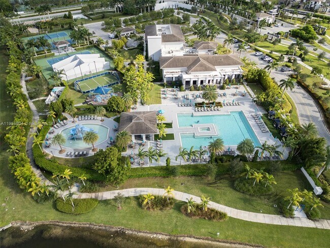 Building Photo - 10660 S Lago Vista Cir