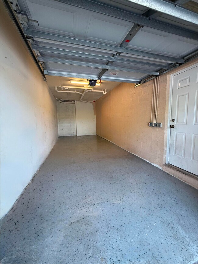 Building Photo - 1603 Belmont Pl