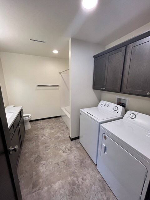 Building Photo - 313 Post Oak Dr