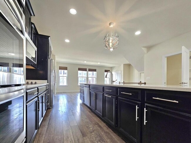 Building Photo - 8820 Englewood Farms Dr