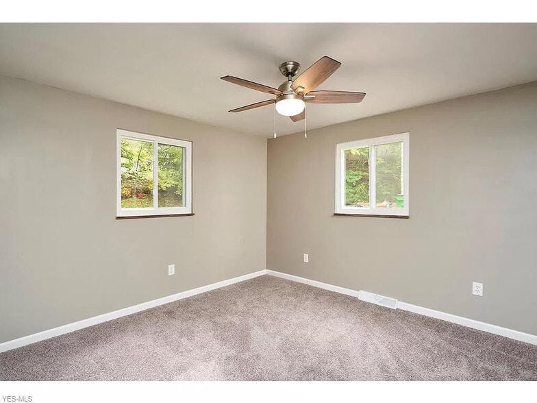 Main Bedroom - 406 E Lake Ave