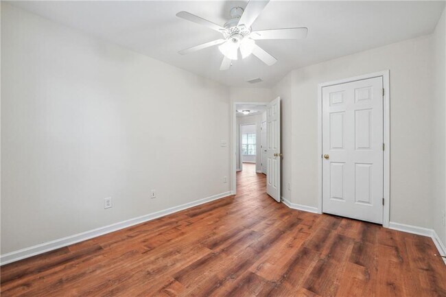 Building Photo - 916 Wendlebury Ct