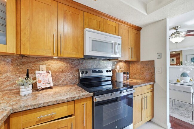 Building Photo - 20740 Celeste Cir