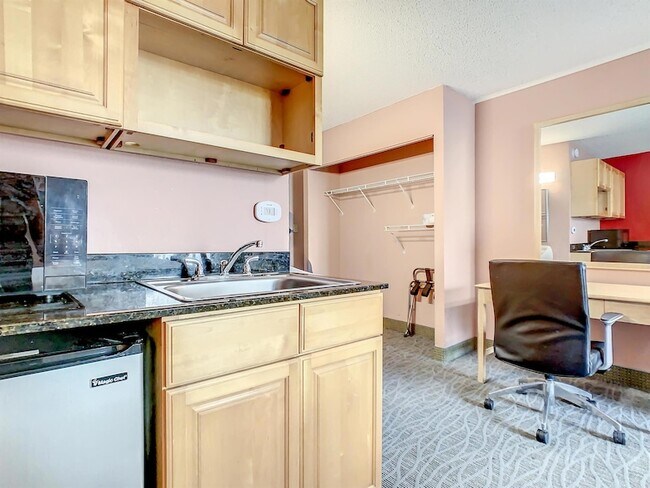 Building Photo - 2295 E Irlo Bronson Memorial Hwy