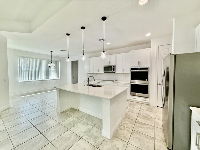 Building Photo - 293 SW Ridgecrest Dr