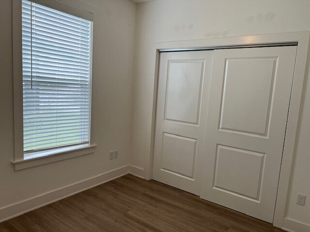 Building Photo - Modern 2BR Townhome Just Minutes from the ...