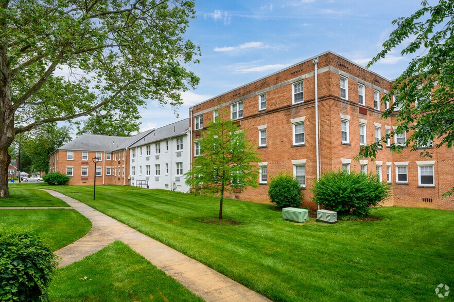 Primary Photo - Fillmore Garden Apartments