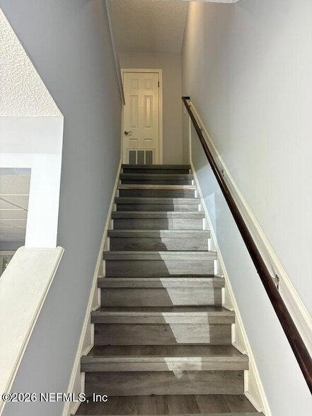 Building Photo - 1202 Westdale Dr