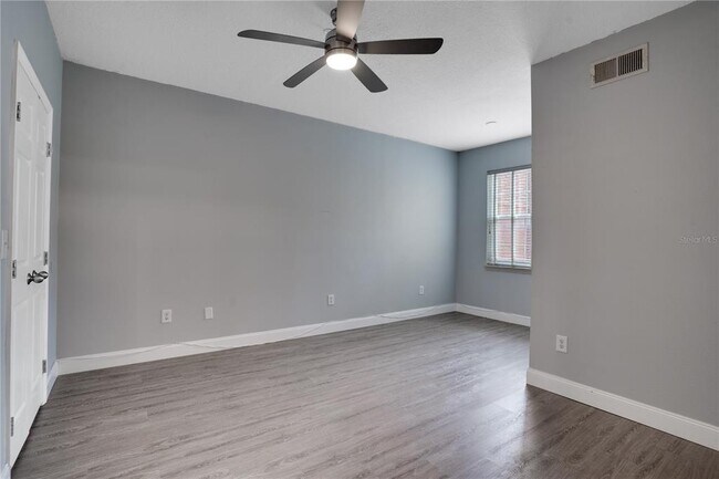 Building Photo - 1810 E Palm Ave