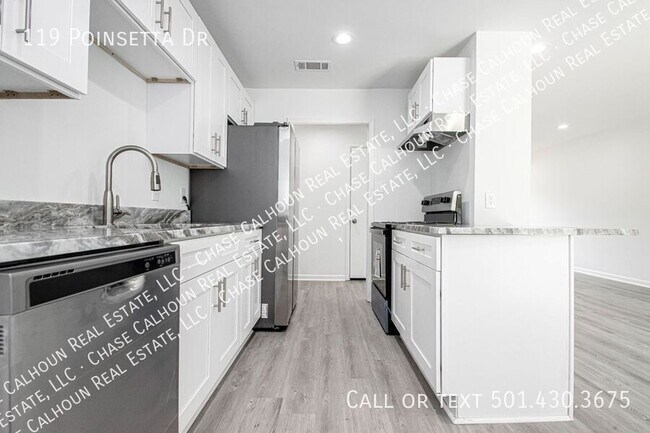 Building Photo - 119 Poinsetta Dr