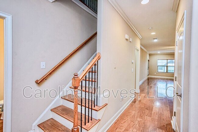 Building Photo - 213 Bell Heather Ln