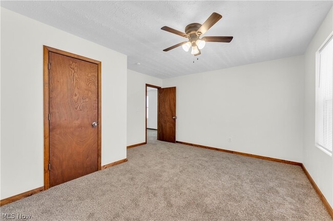 Building Photo - 1923 W 77th St