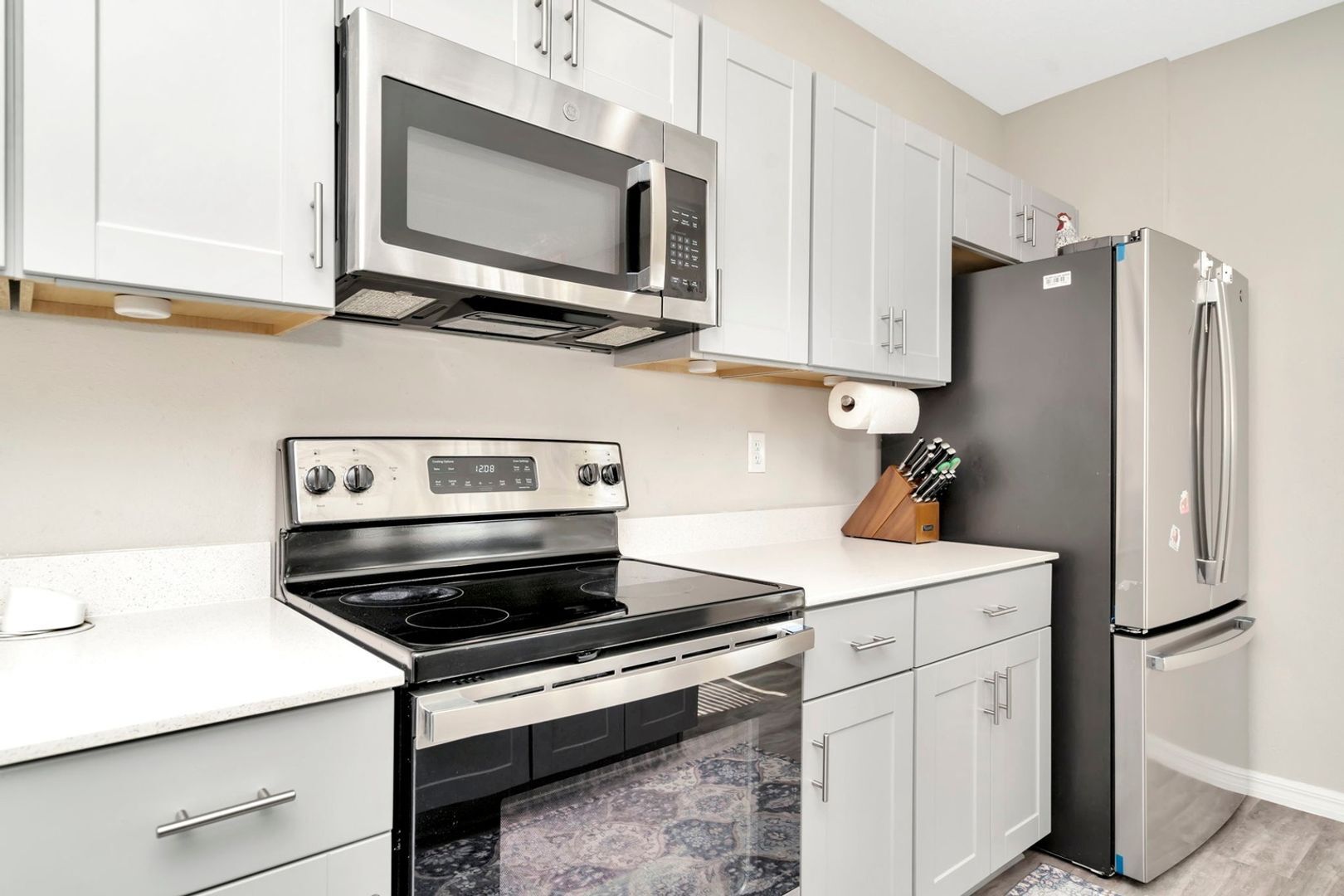 Building Photo - 12811 Twin Bridges Dr