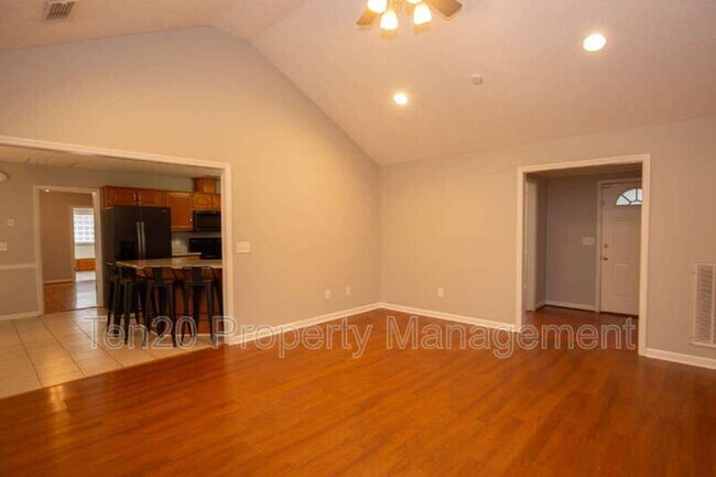 Building Photo - 59 Walnut Ct