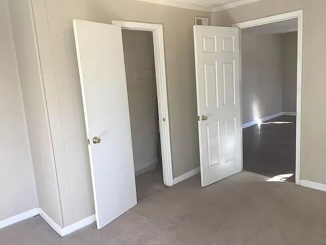 Building Photo - 209 Nicholtown Rd