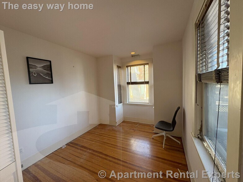 Building Photo - 339 Broadway