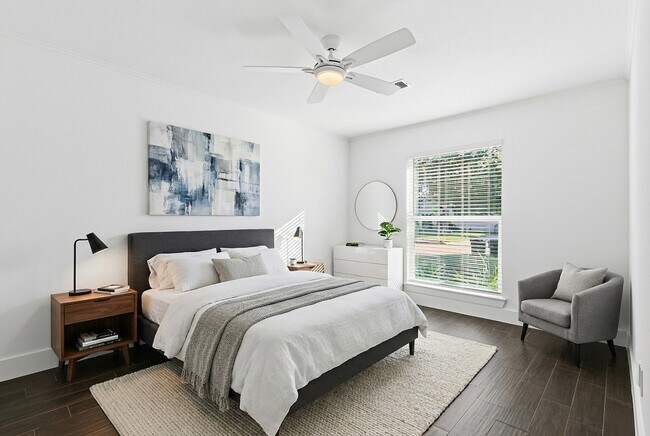 Building Photo - 2410 Del Norte St