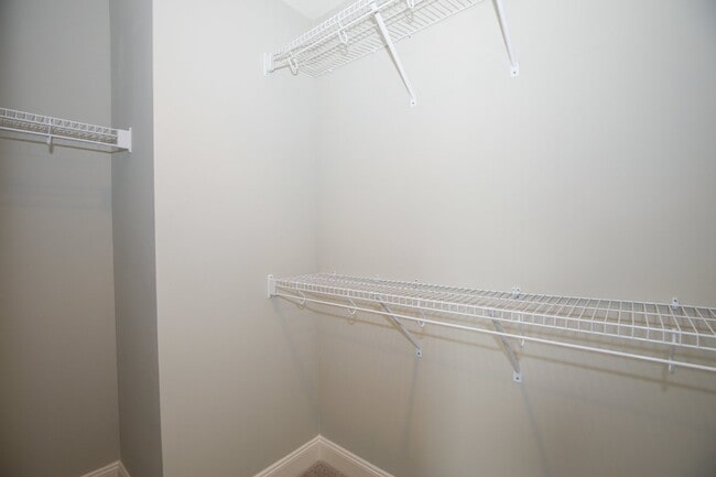 Building Photo - "Luxurious 3-Bed Townhouse with Granite Countertops on Juniper Lake Road!"