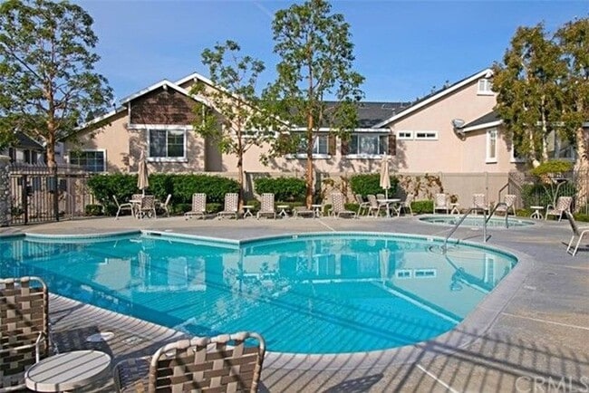 Building Photo - Nicely Renovated Home in Gated Community -...