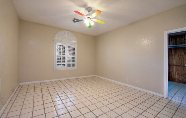 Building Photo - 3930 Placita Del Rico