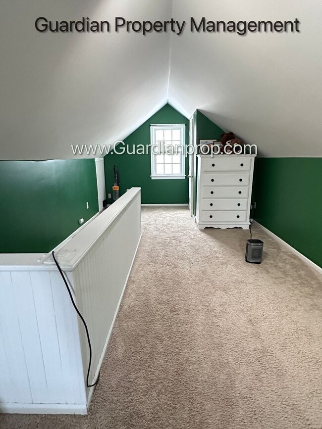 Building Photo - South Minneapolis Single Family Home, Garage, Fenced In Yard, Excellent Condition