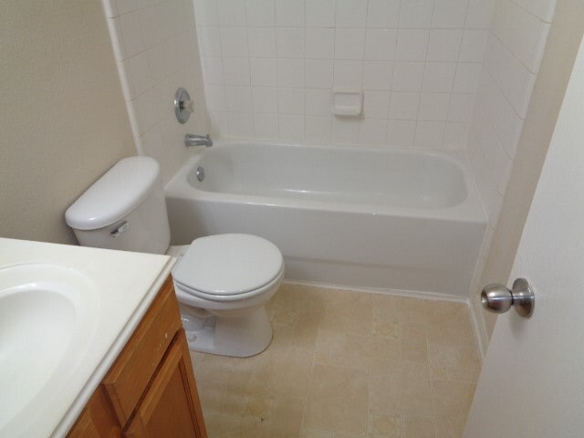 Building Photo - 12079 La Salle Oaks