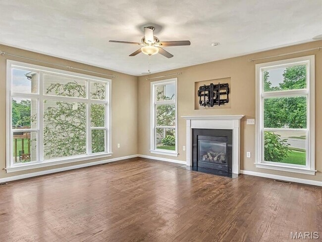 Building Photo - 1200 Gregerson Ct
