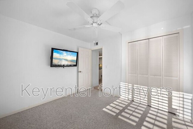 Building Photo - 3052 Kings Lake Blvd