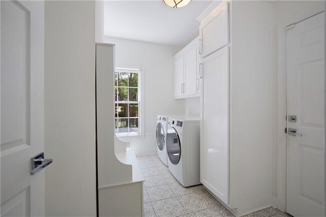 Building Photo - 265 Oakhurst Leaf Dr