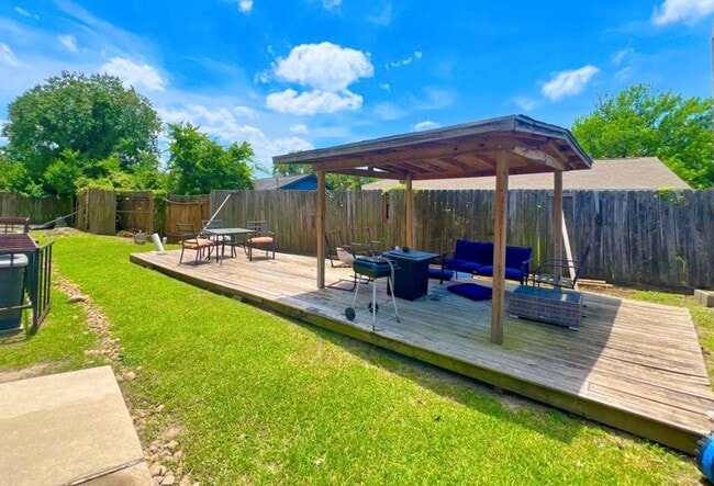 Building Photo - 13121 Vickery St