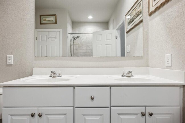Building Photo - 1413 Coffee Tree Dr