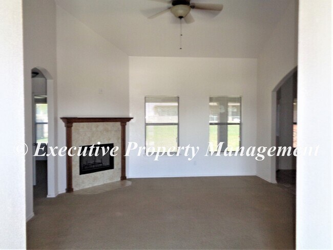 Building Photo - 2401 Terry Dr